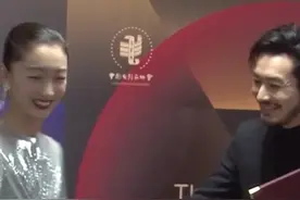 #金鸡奖最佳男主角 #周冬雨小黄鸭变金鸡 没想到都是#崔新琴 的学生 ㊗️#优娱圈扒匠 @DOU+小助手