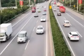 服务区是高速公路上一个给司乘人员提供短休地，汉城区让人留恋..视频封面