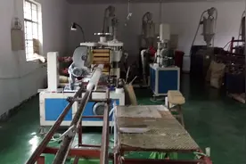 pcLed灯罩，每天都干这样工作，工艺生产调试，为做好每一灯。