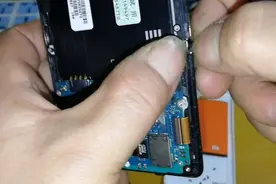 手机电源开关键不灵敏师傅教你如何自己动手去维修