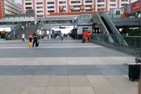 原来深圳罗湖口岸这里就可以办理港澳通行证续签，一分钟办理完成视频封面