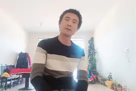 帅小伙出车祸，腿骨折了，走路现在这个样子了，大家看看是不是废