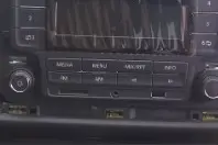 大众朗逸中控拆装过程