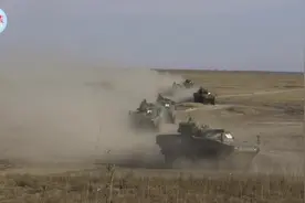 现场版陆空联合作战演练 超猛火力燃爆冬日图片