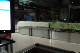 超市里工作的苦！图片