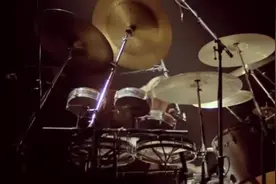 永恒的经典！皇后乐队经典原版歌曲串烧，这两首歌你一定都听过！