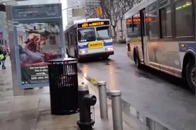 世界上最快的公交车！时速超越火车，也只有这个国家能拥有了