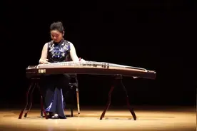 外国人民无比崇拜，超难的十级古筝考级曲目：《彝族舞曲》