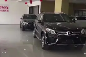 买新车的时候4S店不给临时车牌怎么办？开新车去交管所么？视频封面