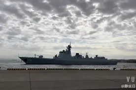 日本女兵向中国帅兵哥献花视频封面