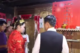 贵州农村一姑娘出嫁，新娘离别时不舍，哭的好伤心视频封面