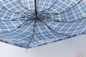 雨伞雨头坏了怎么办？没想到一只笔就可以修好，太实用