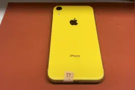 你知道XR摄像头下面的这个小圆孔是干什么的吗？