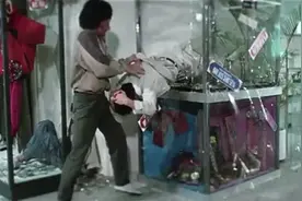 真想不到成龙的摩托车技术这么好视频封面