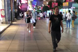 中国美女最多的地方，中国最繁华的步行街，上海南京路步行街视频封面