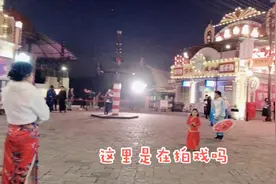 夜游横店，偶遇拍戏也是个苦力活，一个场景来回拍N遍视频封面