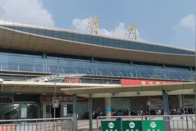 从扬州到杭州，没有直达火车，只能从南京中转