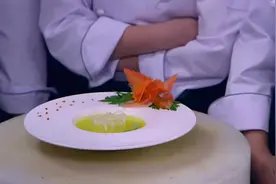 好剧：美女厨师用牛脊髓充当龙筋，用特殊方法烹制玉质龙筋！