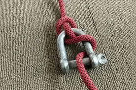 高空速降结：蜘蛛人常用的一种“意大利半扣”绳结打法