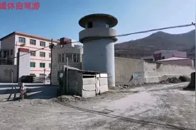 本溪这个建筑造型挺别致啊。他是干啥的？了解一下。视频封面