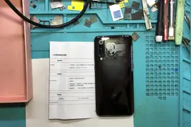 售后报价1900元太狠了，我们来帮粉丝修手机！视频封面