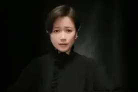 亮姐手势舞《五星红旗》图片