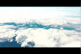 米格17引擎起火，飞行员关闭引擎滑翔降落，精彩视频封面