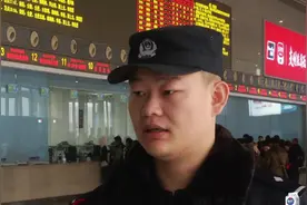 传说火车快开车之前回放出一些票来？让这个铁路公安来回答你视频封面