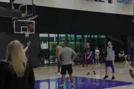 NBA罚球怎么玩？科比用罚球赚钱，姚明故意罚不进视频封面