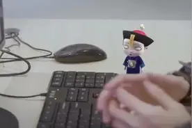 《叫我僵小鱼》没想到内向的小来哥哥，竟是个电脑高手视频封面