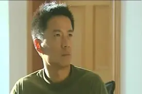 袁朗：你不会再回来了吧 许三多：我不知道