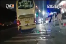 广州滘口：外地大巴车违停上客，严重堵塞交通视频封面