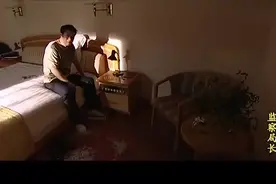 县长月工资一千多，竟还抽两块一包的烟，局长都看不下去了！视频封面