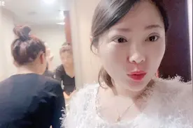 听说撒娇女人最好命，有个爱撒娇的闺蜜，每天对你撒娇怎么办？视频封面