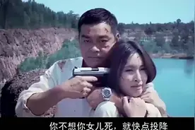 阿伟被扔下鳄鱼池，居然没死，还娶了个漂亮的泰国美女