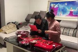 女孩将要结婚，男方要带6样迎亲礼，哥哥：让他带两条中华烟视频封面