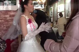 1米6的姑娘只有80斤，腰细得像模特一样，不过新郎是个大老板