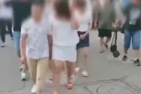 现场视频曝光！宜宾警方捣毁一涉黄窝点,违法人员排成一条长队图片