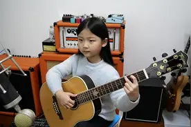 冰雪奇缘主题曲 六岁小公主深情翻唱 Let it go（随他吧）视频封面