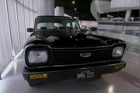 这辆车是最后一辆上海牌轿车，下线之后就合资转型辆了视频封面