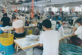 在鞋厂踩鞋帮车间，踩帮师傅工资普遍都一万多一月，一起来看看！