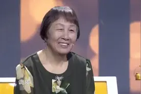 盲人女孩怀孕十个月无人照顾，幸有善良阿姨照顾，女孩心酸落泪视频封面