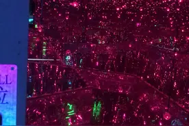 玻璃迷宫中视频封面