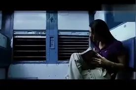 尴尬 人贩子在火车上绑架小姑娘，却没想到遇到一车厢全是军人