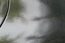 打磨抛光车身，怎么操作就能变得很亮？看完师傅的操作你觉得如何视频封面