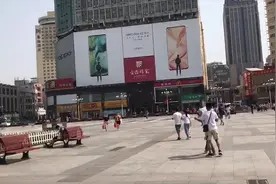 为重塑郑州城市记忆，郑州二七广场友谊大厦七层以上将拆除视频封面