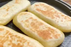 教你电饼铛做火烧，外酥里嫩层次多，加肉夹菜太香了