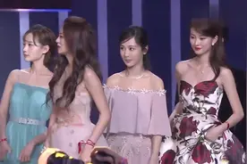 杨幂和范冰冰同框，没想到范冰冰皮肤比杨幂还有白，太漂亮了！视频封面