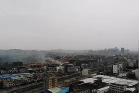 广西灵山每年几十万人上广东打工，多几个这样的工业区就好了视频封面