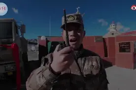 高原汽车兵的最高礼遇！12辆军车齐鸣致敬即将退伍老兵图片